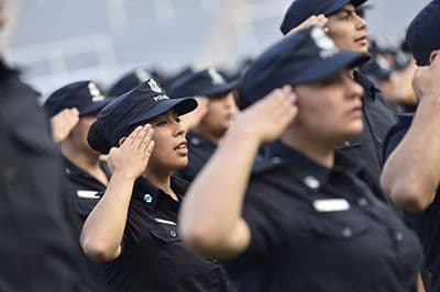 Desplazan a 24 policías bonaerenses por "confabulación" y por "intento de golpe institucional"