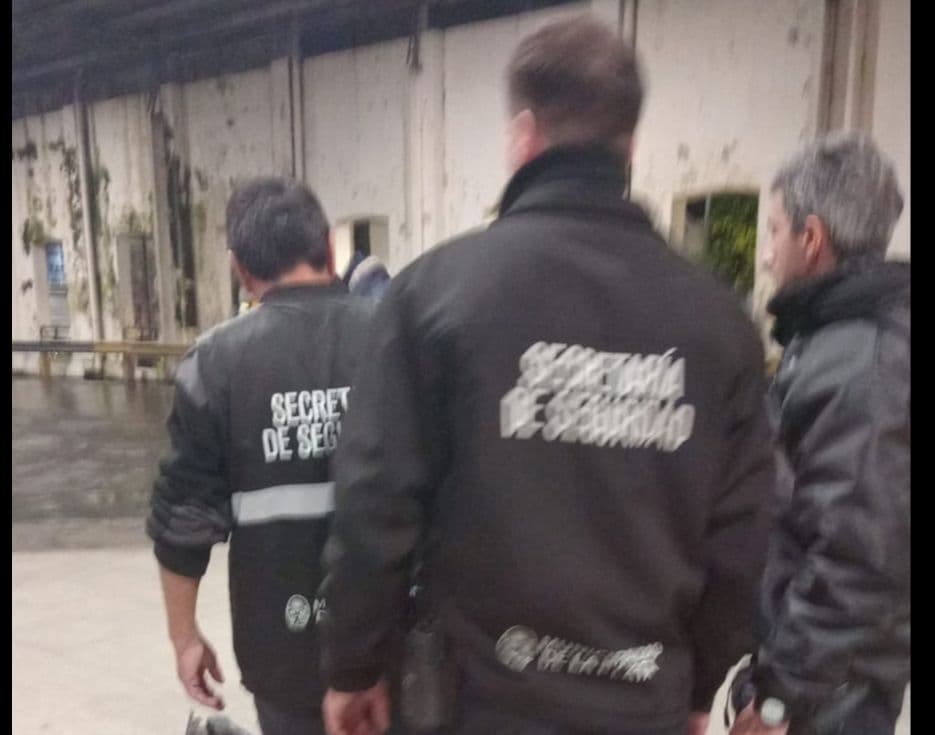 La Plata: Intentó subir a un colectivo sin pagar y generó un momento de tensión en la terminal
