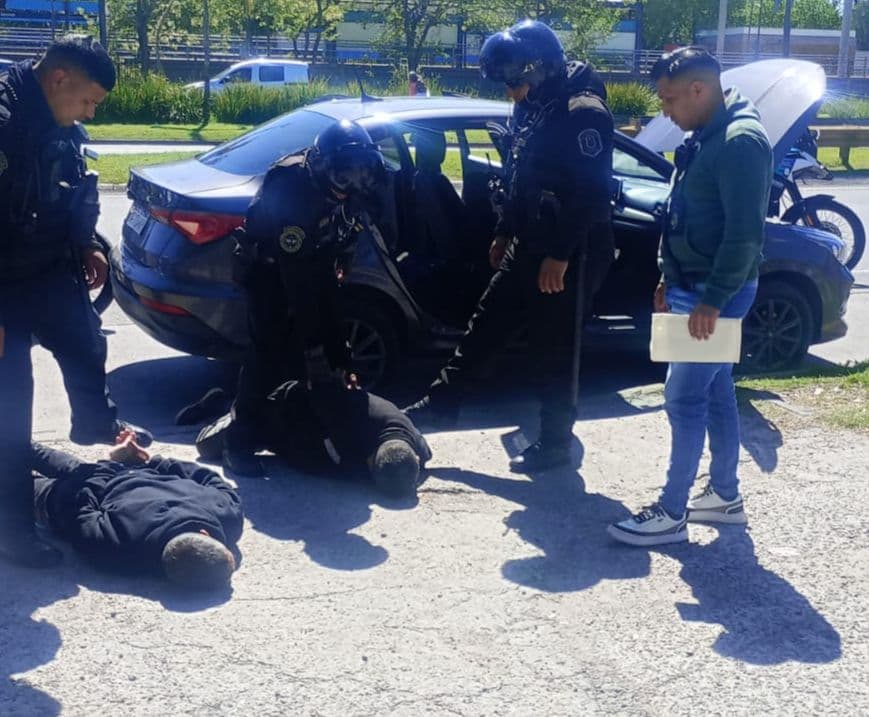 La Plata: Cayeron delincuentes que robaban autos en zona Norte