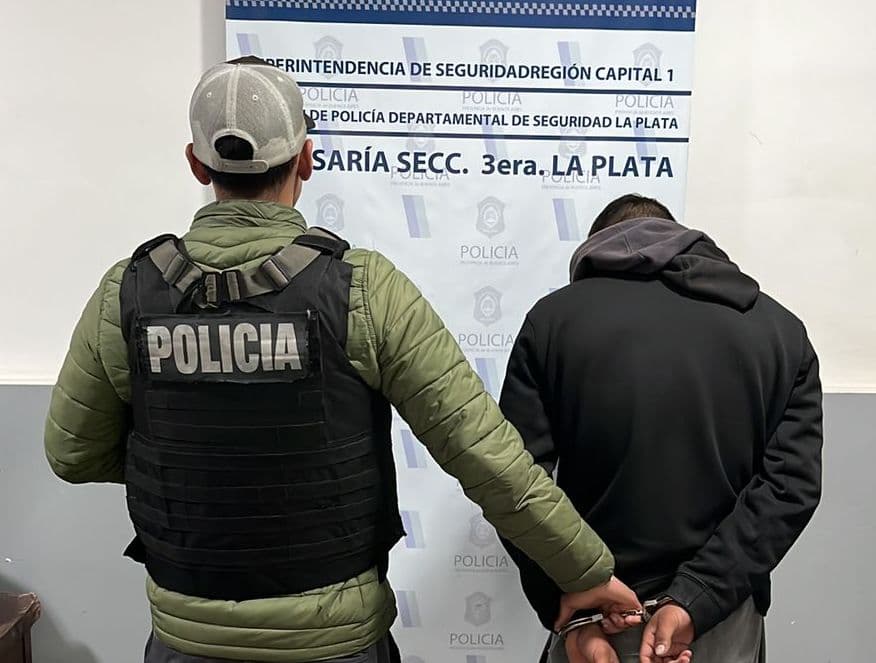 Los Hornos: Motochorros lo golpearon para robarle y la víctima murió horas más tarde en el Hospital 