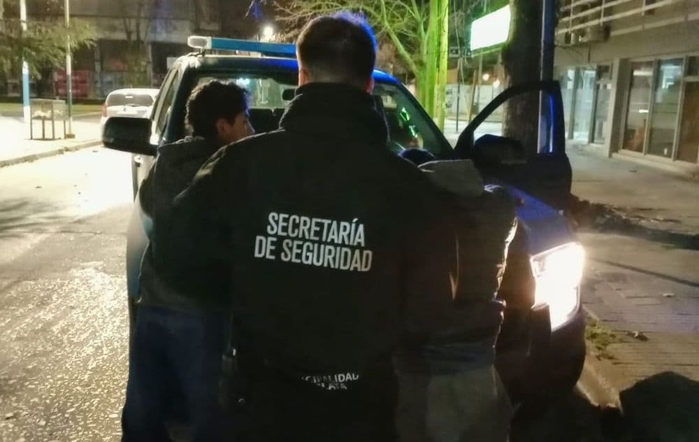 Dos detenidos en La Plata por actitud sospechosa y portación de fierros