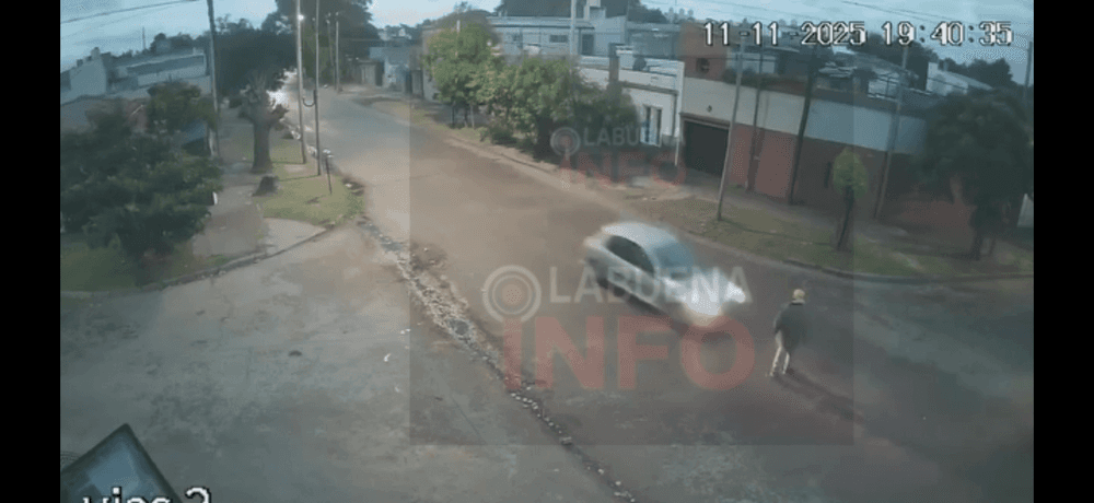 Salvaje hecho en La Plata: Un hombre se paró en medio de la calle y fue arrastrado por un auto
