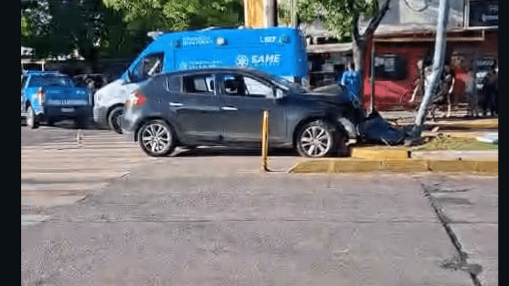Murió el conductor que se infartó al volante y chocó contra un poste en Diagonal 73