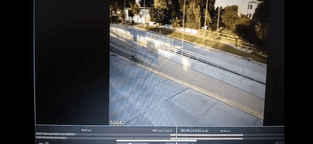 Una cámara de vigilancia captó el momento clave de un accidente en 32 y 115