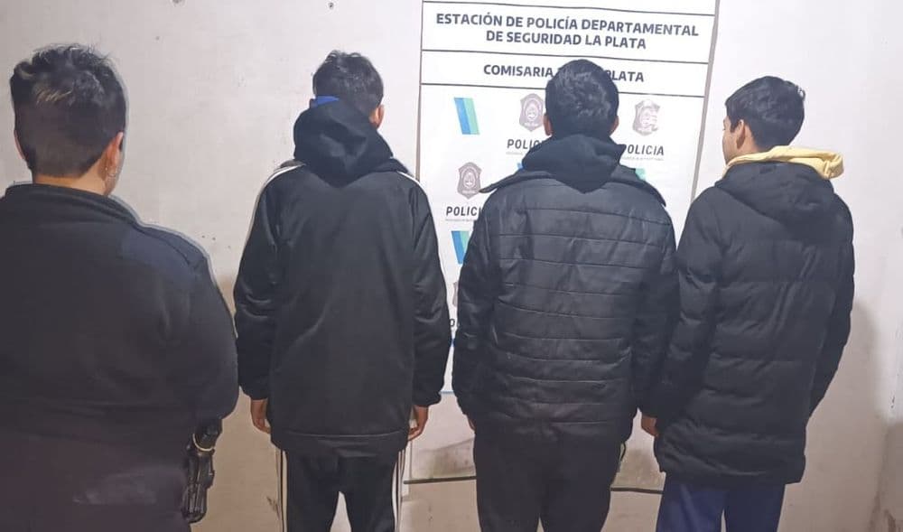 La Plata: Detienen a tres menores cuando intentaban forzar el portón de un edificio con una barreta