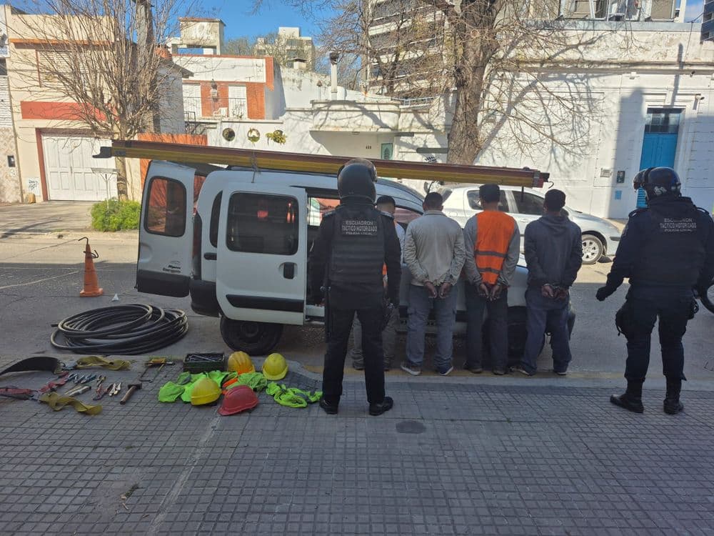 La Plata: vinieron desde Florencio Varela a robar cables a metros de una comisaría y terminaron detenidos