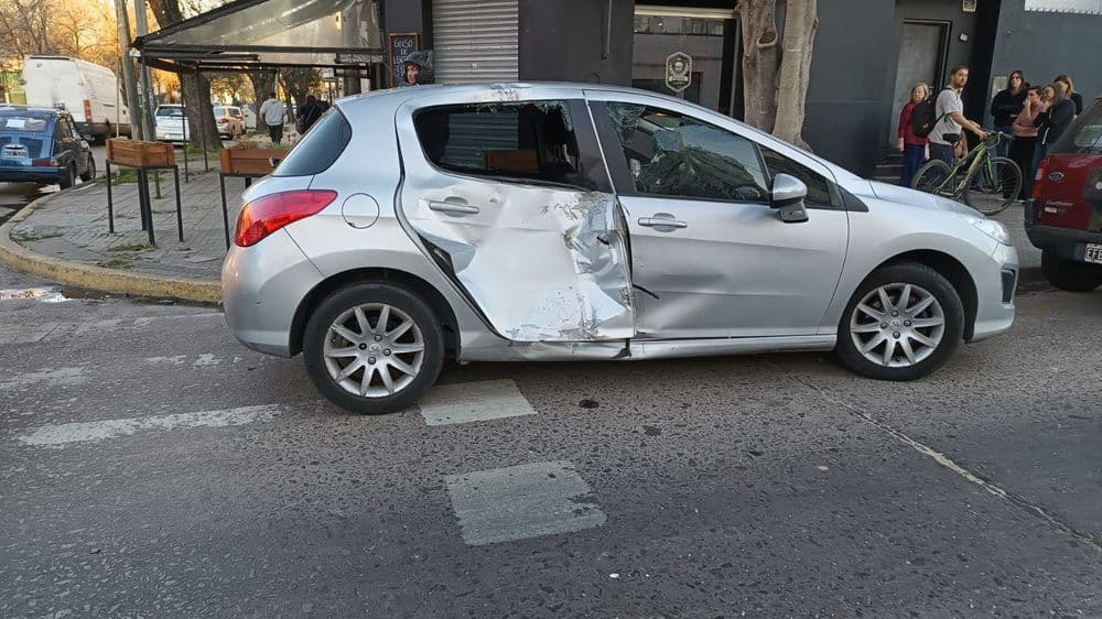 Grave accidente en 19 y 57: un motociclista de 25 años en terapia intensiva