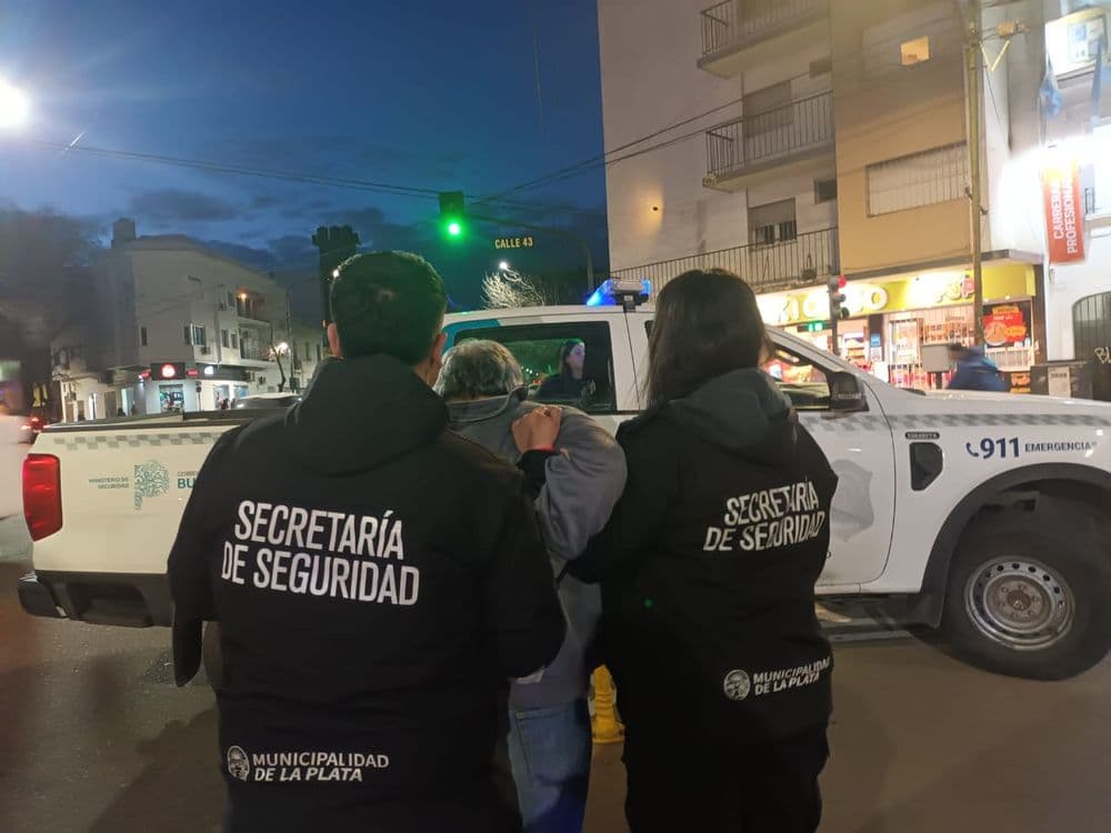 La Plata: Pasajeros retuvieron a un ladrón hasta la llegada de la policía