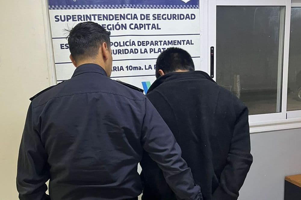 City Bell: Detienen a un hombre que intentaba ingresar a viviendas y a una obra en construcción