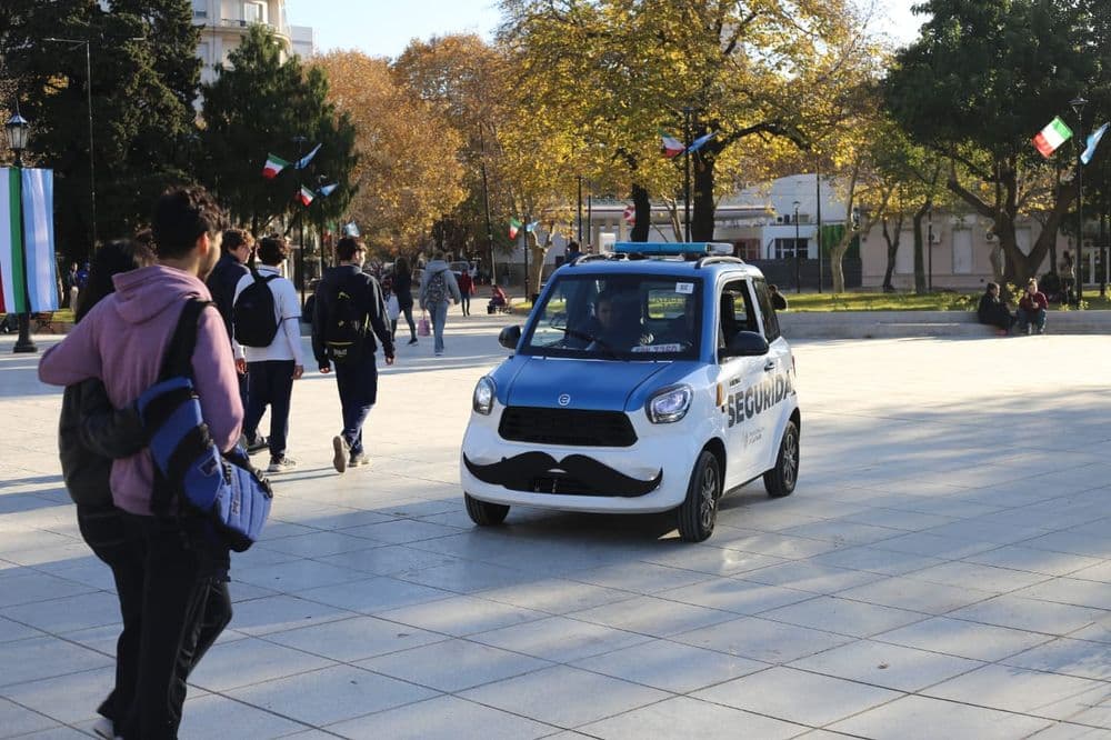“Tanito” le salvó la vida a un hombre que sufrió convulsiones en Plaza Italia