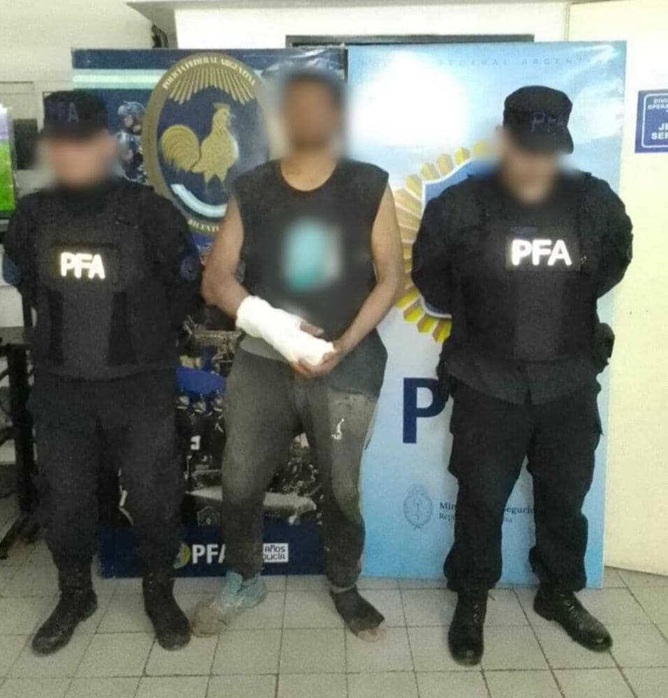 Asesinó y descuartizó a una adolescente, estuvo prófugo y fue baleado en una mano al ser detenido 