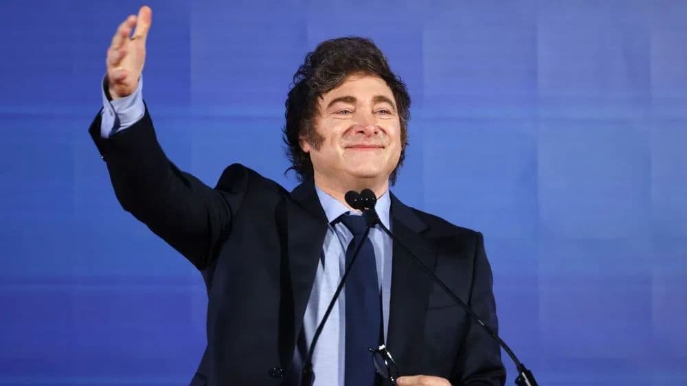 Milei lanza en La Plata la campaña bonaerense de La Libertad Avanza con un acto en Atenas