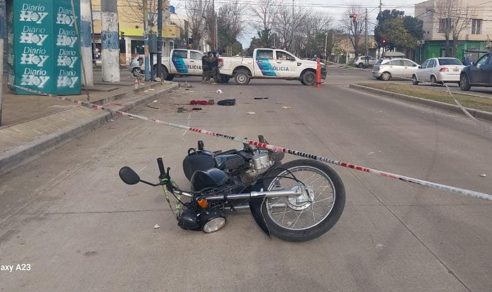 La Plata: Persecución terminó con dos detenidos tras resistirse a la autoridad y sufrir un accidente