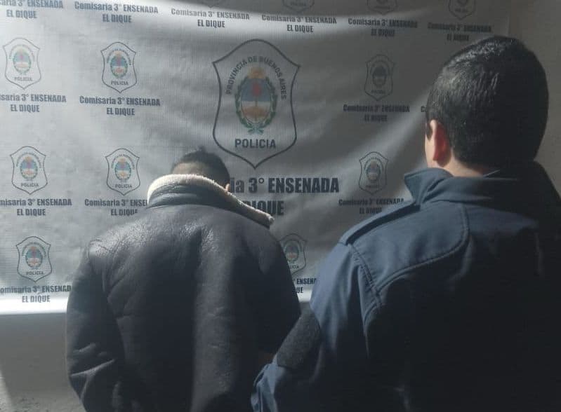 Detuvieron a un hombre por golpear y amenazar a su pareja con un martillo en Ensenada