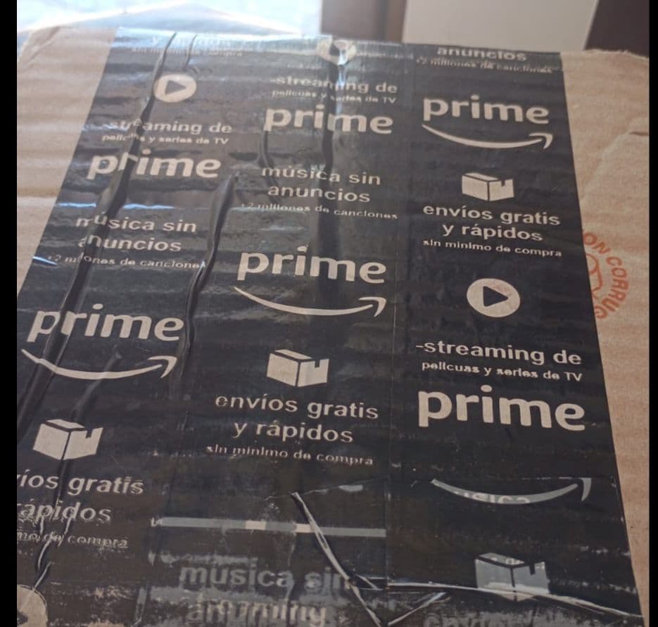 La Plata: compró una “mystery box” con productos tecnológicos y recibió una farola rota