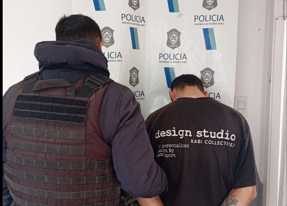 Berisso: Un hombre fue aprehendido tras ser sorprendido caminando sobre el techo de una vivienda