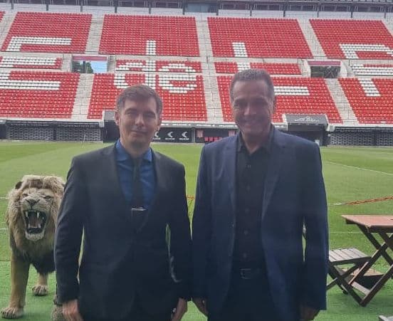 Un exjugador emblemático de Estudiantes de La Plata firmó una alianza con un estudio jurídico de Puerto Madero