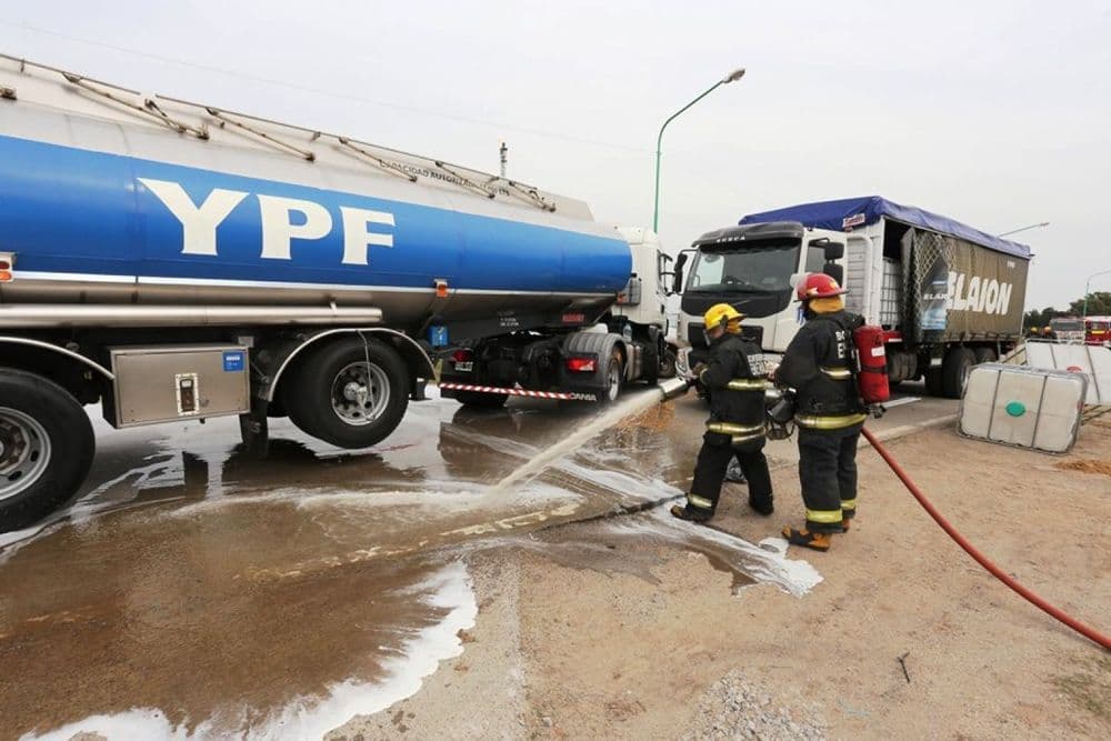 YPF informó que el incendio fue controlado y no hubo heridos