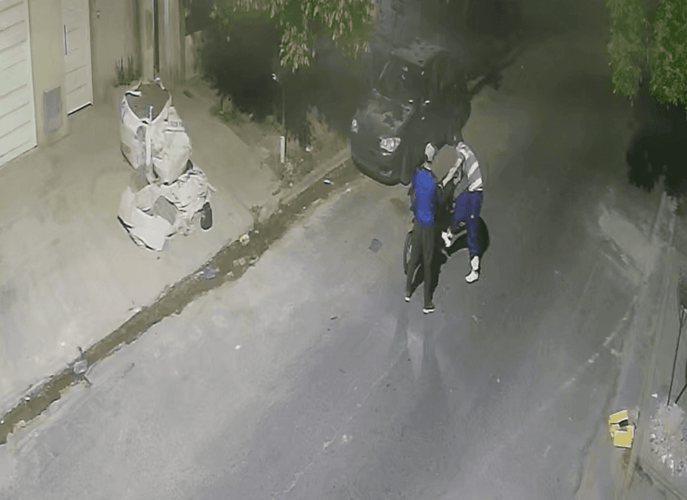 Robo de moto en La Plata: un detenido y otro prófugo tras un golpe en la madrugada