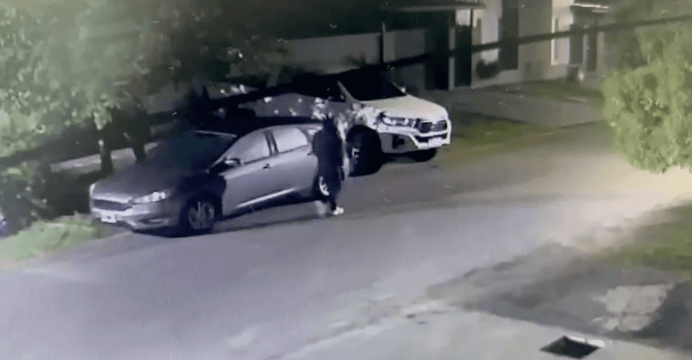 Delincuentes robaron una camioneta en San Carlos y escaparon en plena madrugada