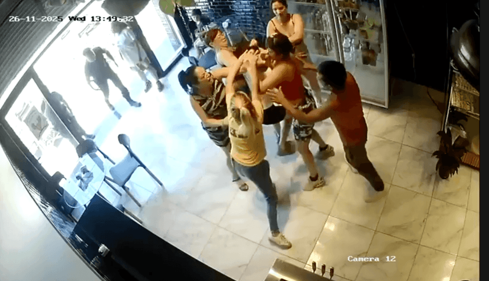 Video: Accidente, golpes, mujeres heridas y detenidas en Ensenada