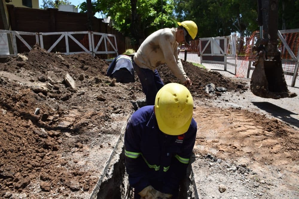 City Bell: avanza la obra para mejorar el servicio de agua y habrá baja presión durante la jornada