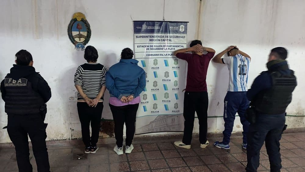 Violento conflicto vecinal en Tolosa: Ocho demorados y dos heridos