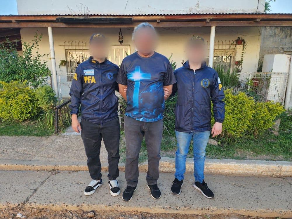 La Policia Federal arrestó a un “padre” acusado de abusar de su hija por 30 años y con la que tuvo dos hijos