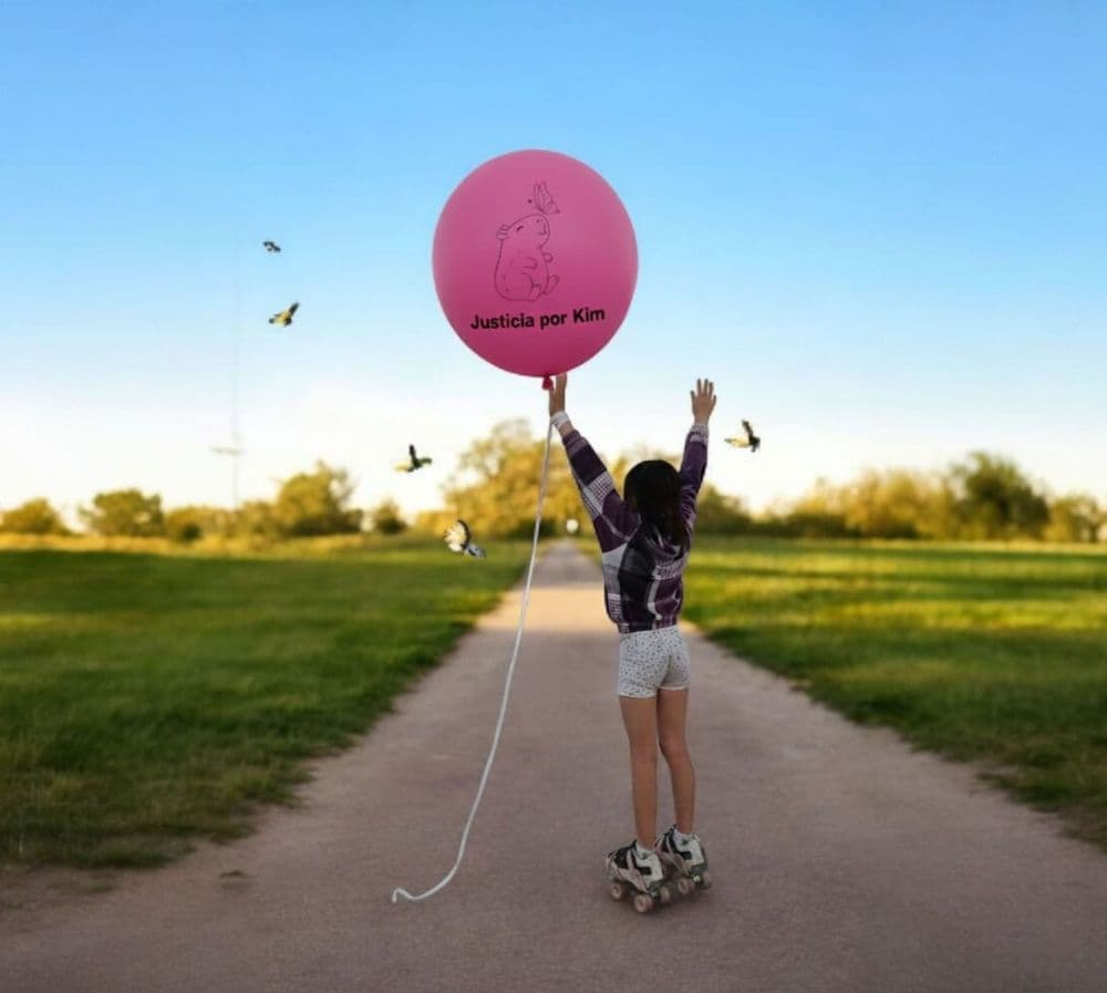 Lanzan la campaña “Un Globo Rosa por Kim” para recordar a la niña y pedir justicia
