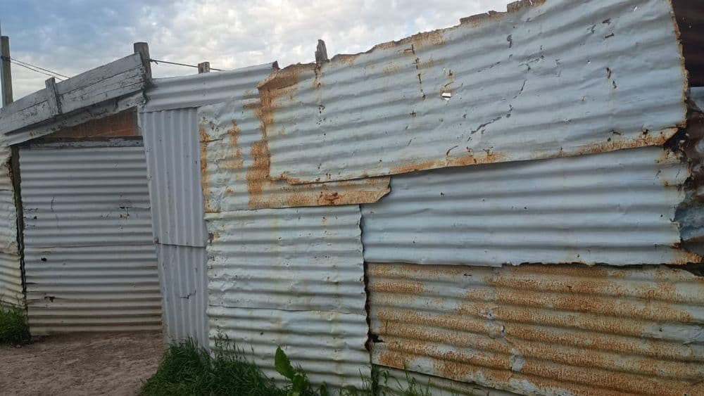 Tragedia en Berisso: un hombre fue hallado sin vida en su vivienda y se investiga un suicidio