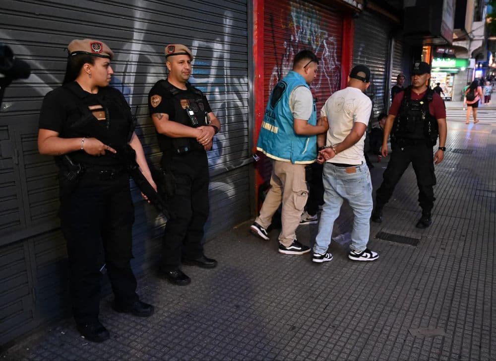 En CABA le sacarán la licencia de conducir a quienes cometan delitos con motos o autos